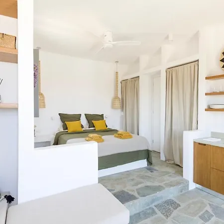 Lefkos Lofos In Paros Kostos